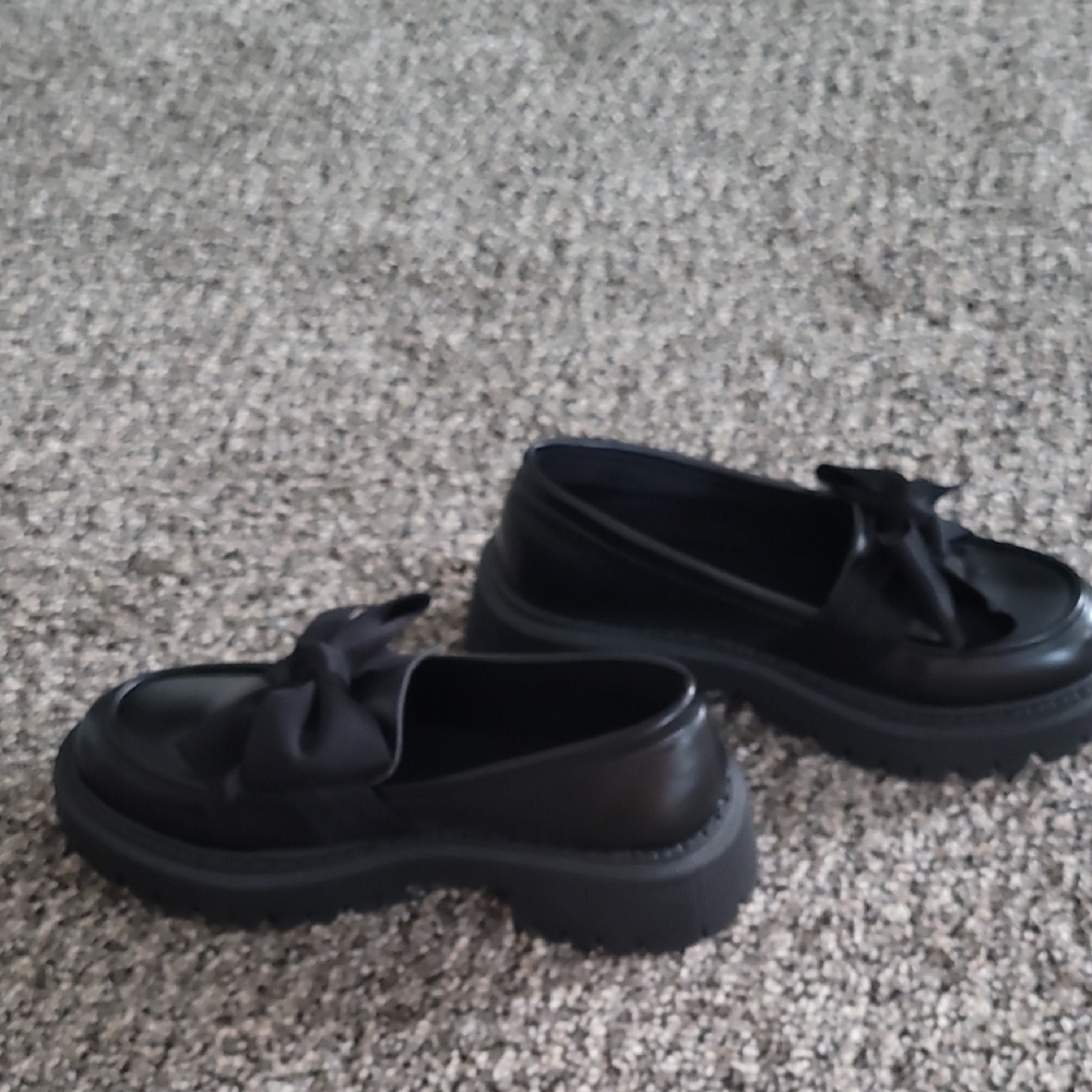 Black Loafers with Bow Detail - Picture 4 of 4
